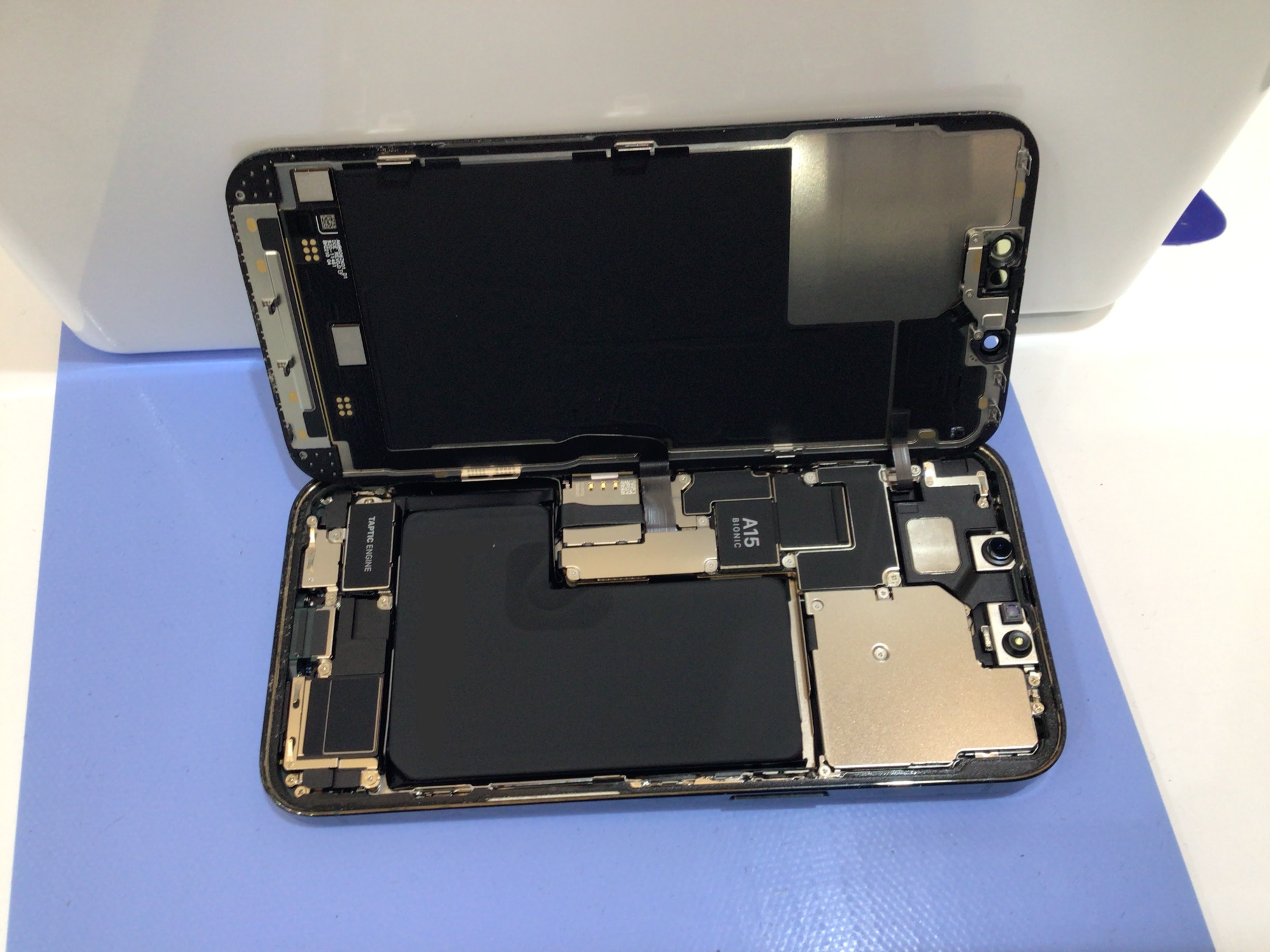 【イーアス高尾】iPhone13Proのバッテリー交換（データそのまま！）｜電池がすぐ減る症状を最短60分で改善